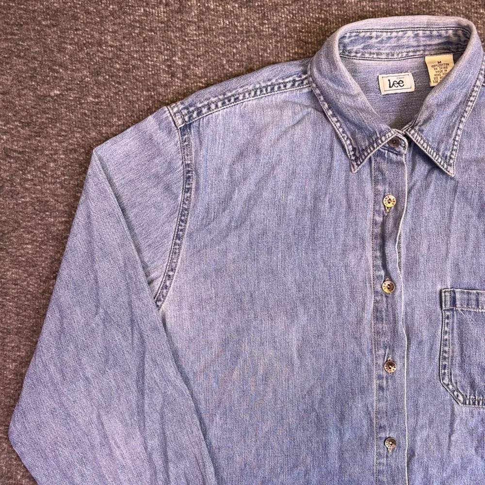 Vintage 90s Lee Denim Shirt Womens M Long Sleeve Button Up Classic Cotton Pocket - Picture 6 of 14